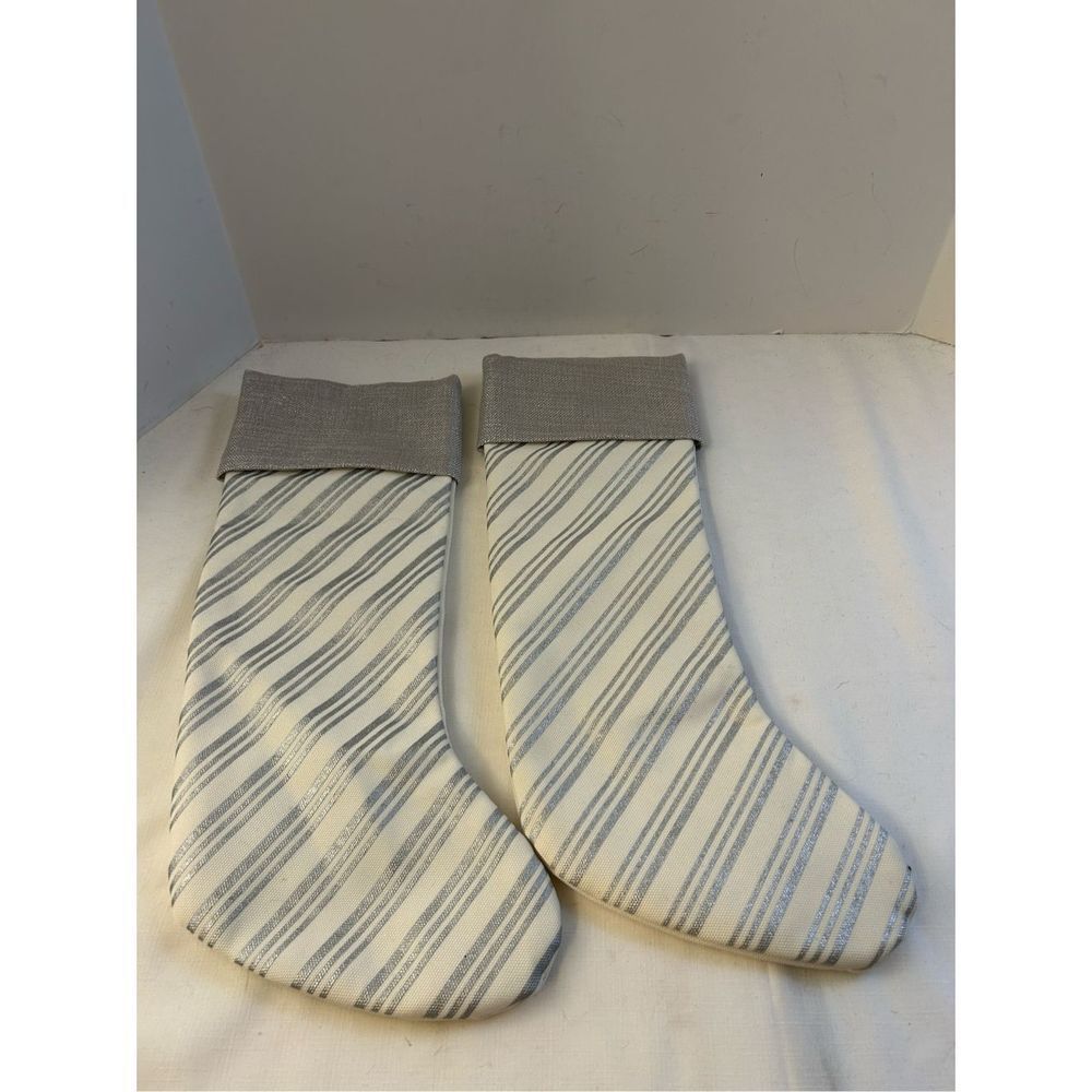 2‎ St.Nicks Choice Stockings set striped silver white 19"x6